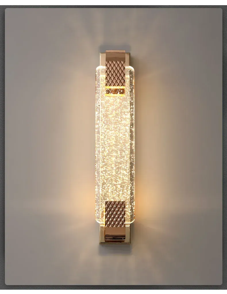 מנורת קיר בועה מוארת עם רקע אפור