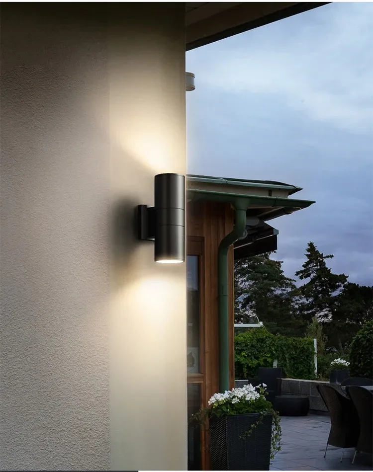 מנורת קיר חיצונית אפ-דאון מאלומיניום IP65