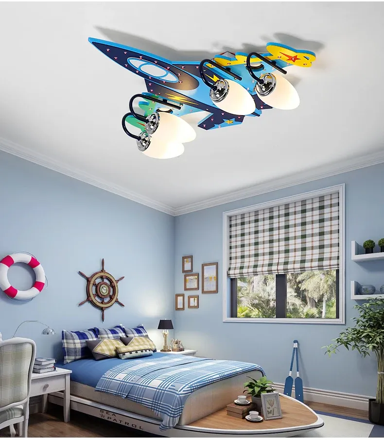 מנורת תקרה מטוס עץ עם רמקול בלוטות׳ וארבעה מוקדי אור