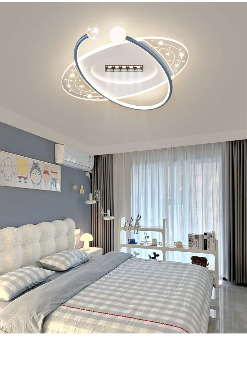 מנורת תקרה טבעת כוכבים שחורה עם ספוטים ושלט