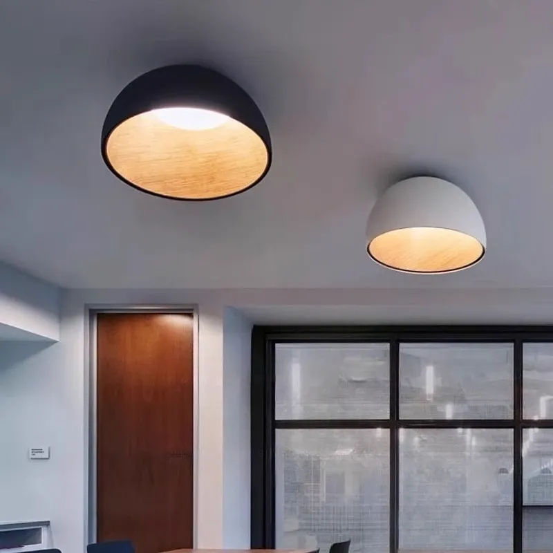 מנורת תקרה עץ שמנת משופעת לחדר שינה וילדים