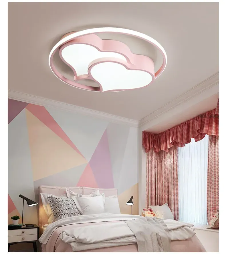 מנורת תקרה לב נסיכותי ורודה עם שלט