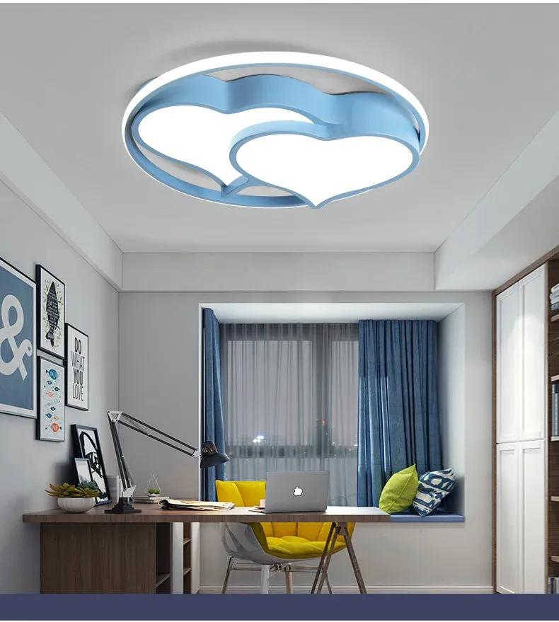 מנורת תקרה לב נסיכותי ורודה עם שלט