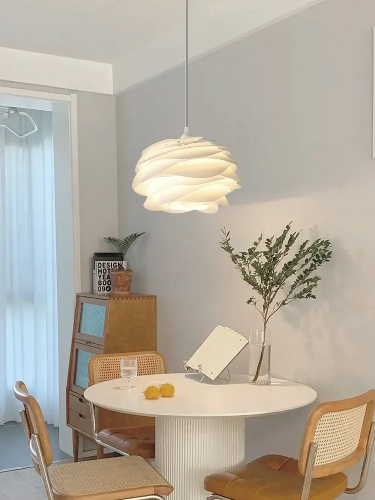 נברשת תלויה ורד נורדי לבן לד