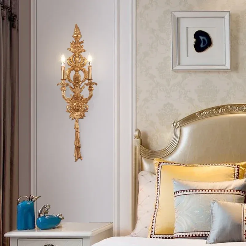 מנורת קיר פליז קלאסית לאמבטיה עם שתי זרועות