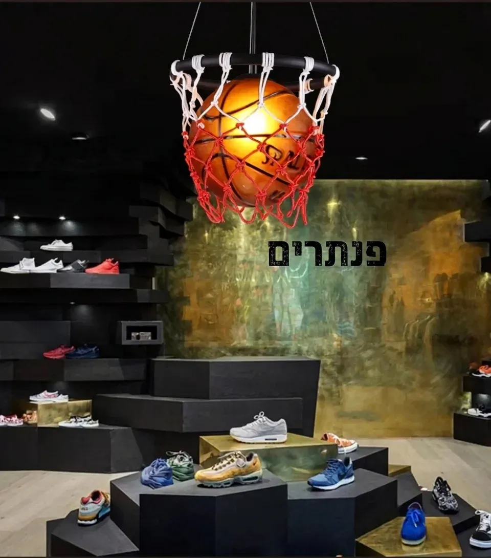 מנורת תלייה בצורת סל כדורסל