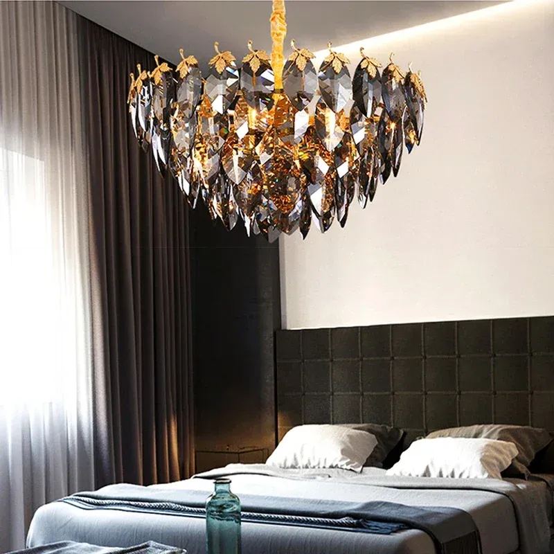 נברשת קריסטל עלים מעושנים בגימור כסף וזהב