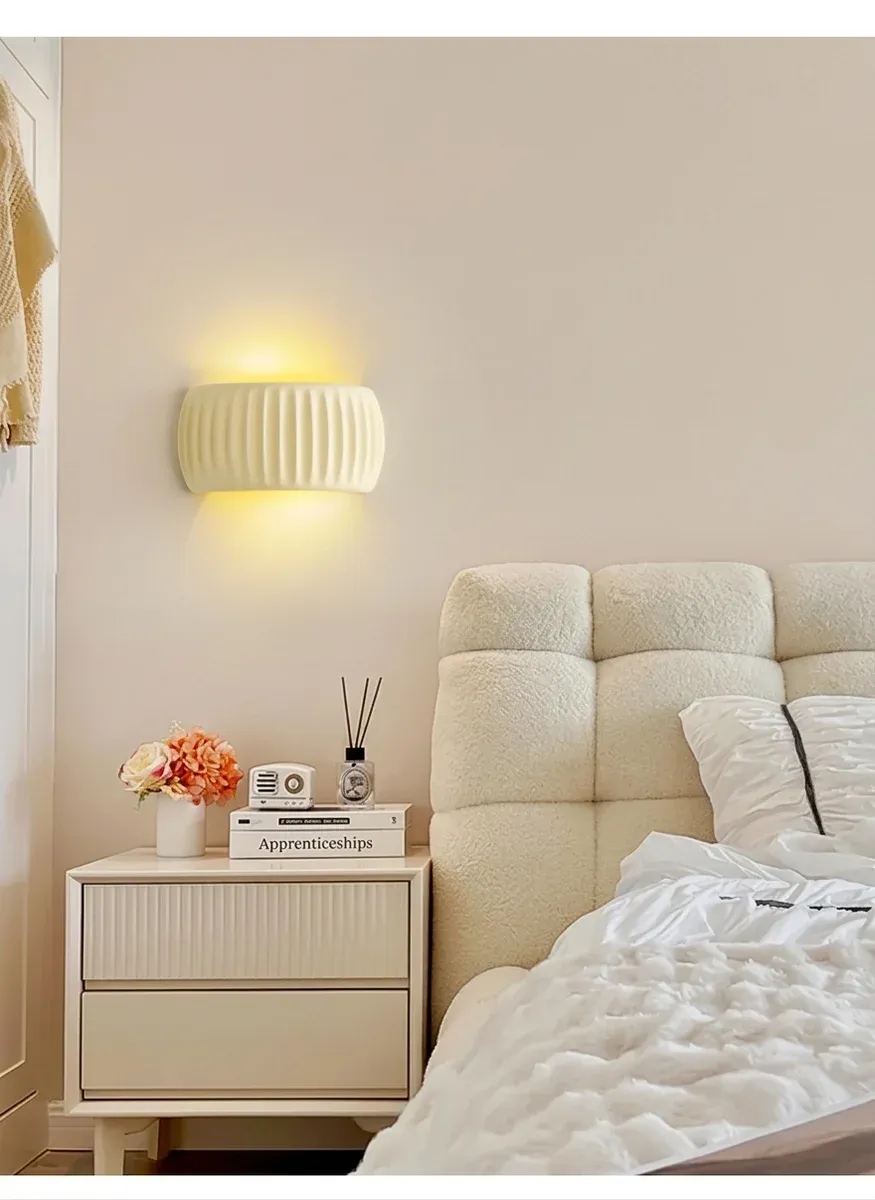 מנורת קיר דלעת מינימליסטית בצבע שמנת