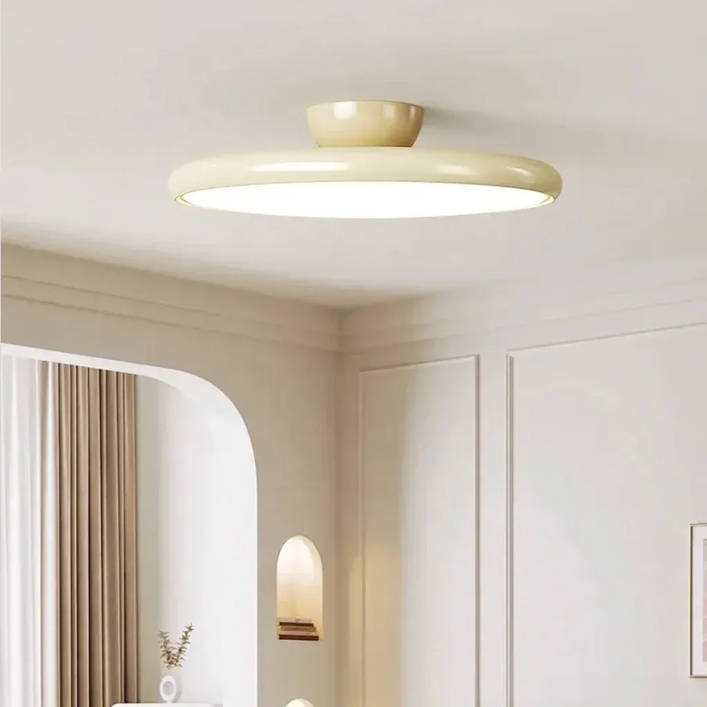 נברשת תקרה עגולה בגימור חלבי