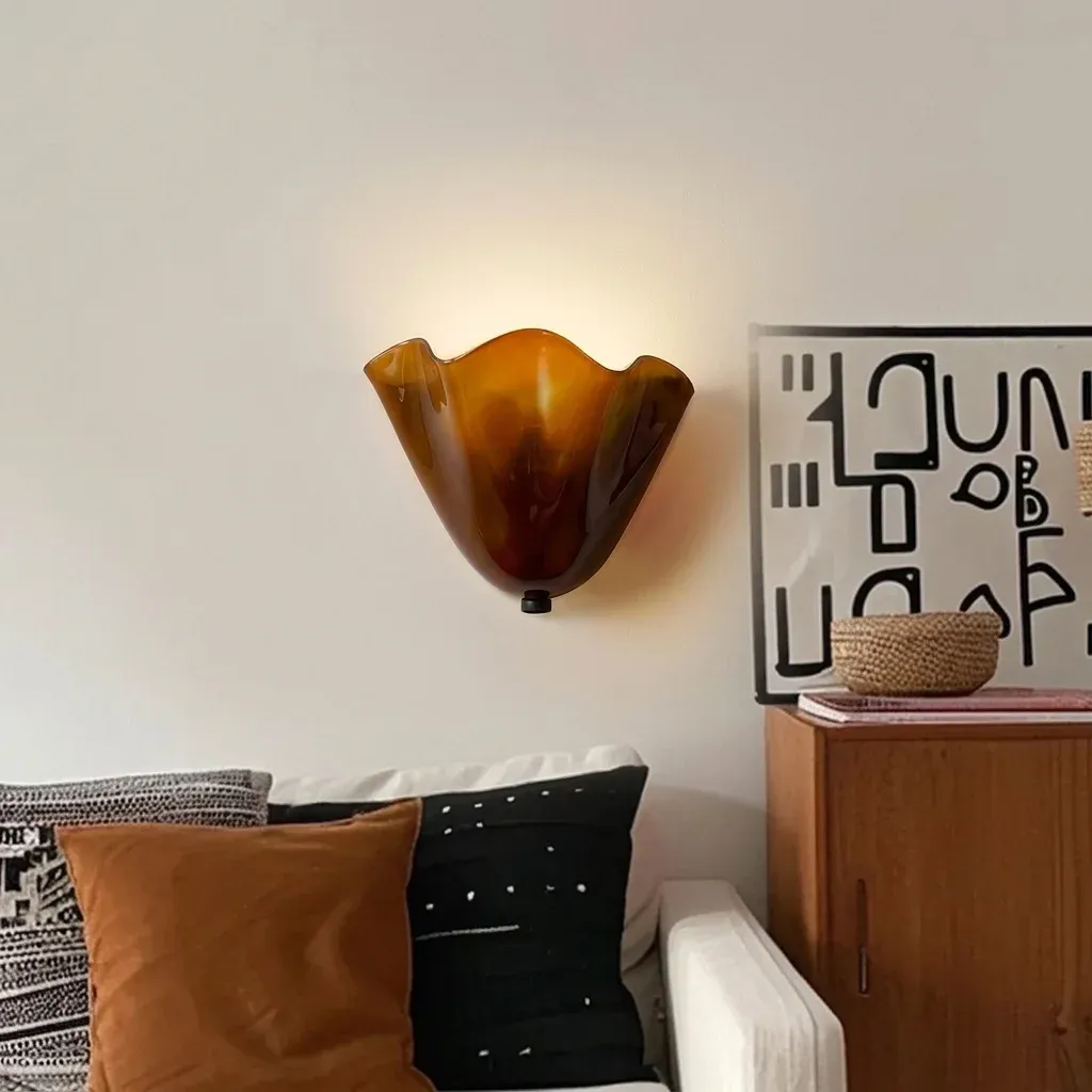 מנורת קיר זכוכית ברי ענברית