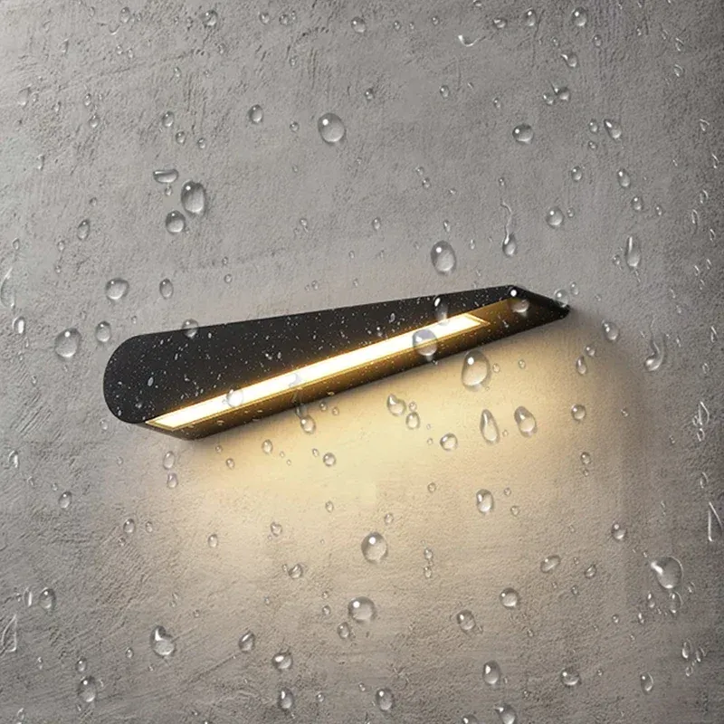 מנורת קיר לד כפולת הארה לחדר שינה