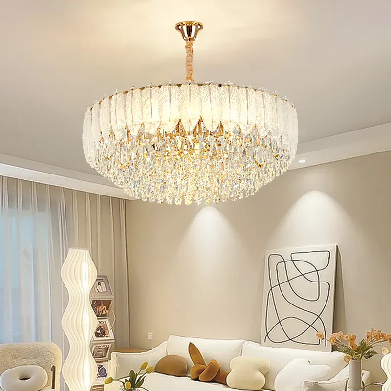 נברשת קריסטל מודרנית לחדרי אירוח ופינת אוכל