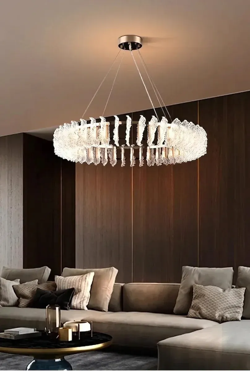 נברשת קריסטל אליפטית מוזהבת לתלייה