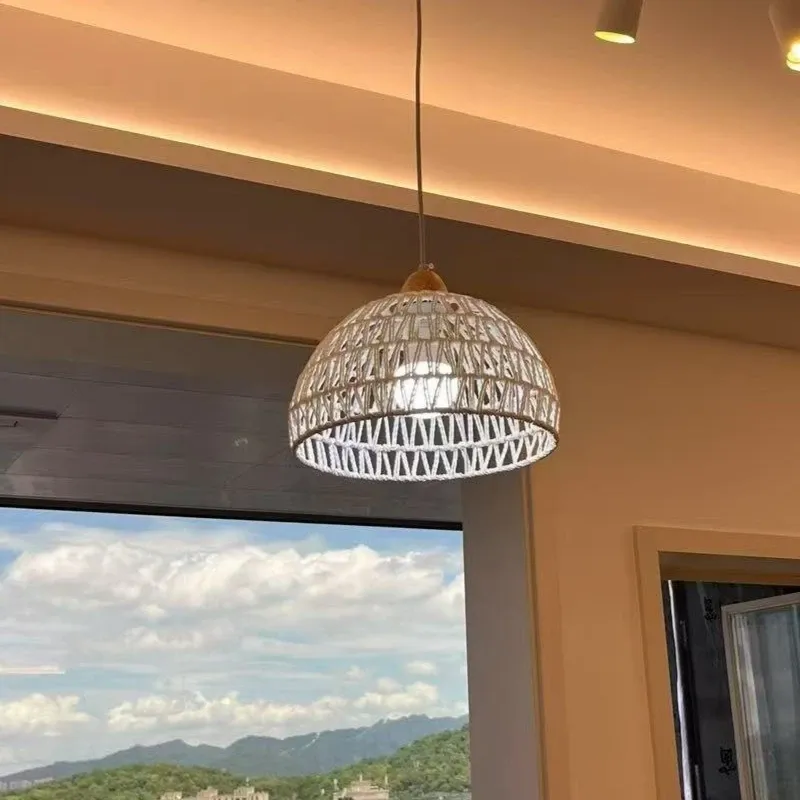 מנורה תלויה ראטן קלועה בסגנון בוהו