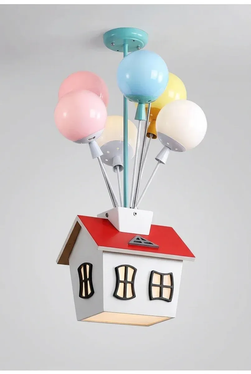 נברשת חלל צבעונית בצורת בית ובלונים