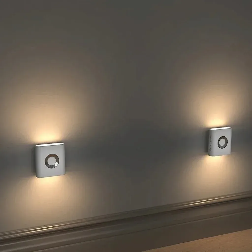 מנורת חיישן תנועה לשקע קיר אור חם