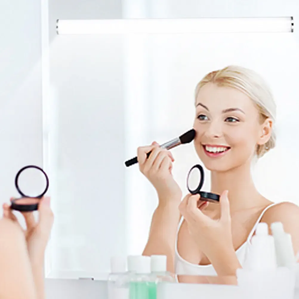 פס תאורה נטען בכוס יניקה למראה