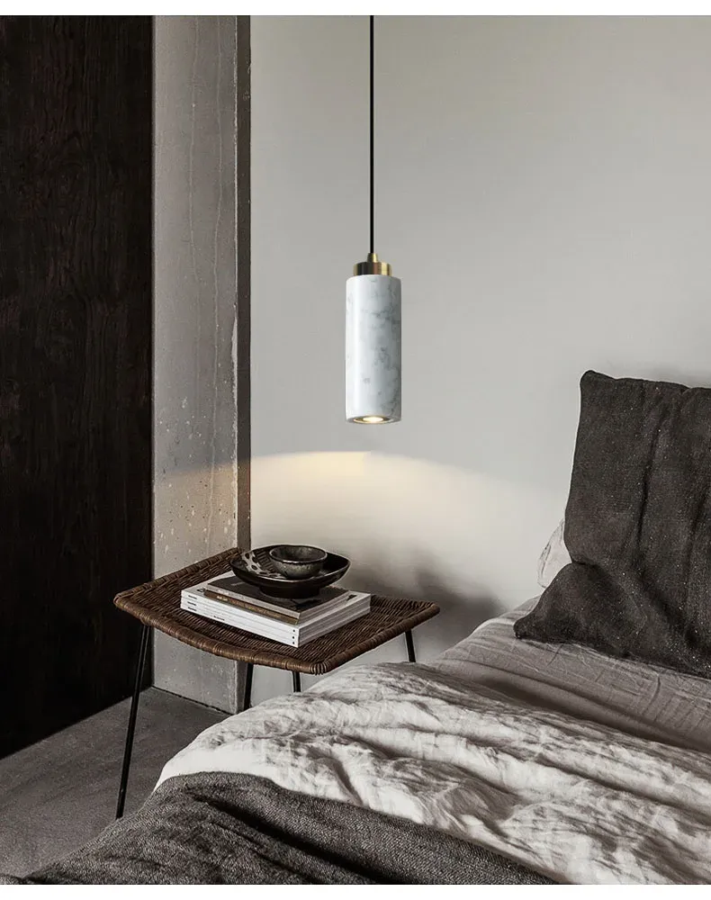 מנורה תלויה שיש טבעי קומפקטית בגוון ירוק