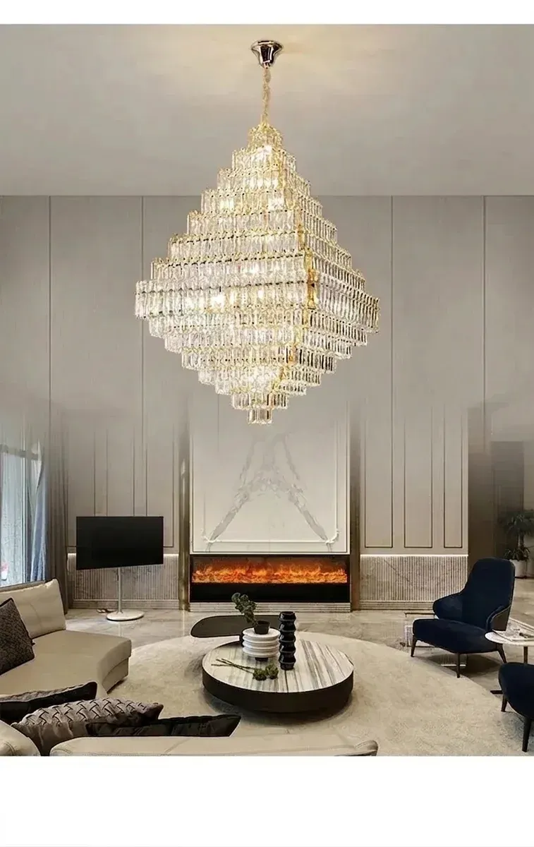 נברשת קריסטל פירמידלית מרובעת בזהב