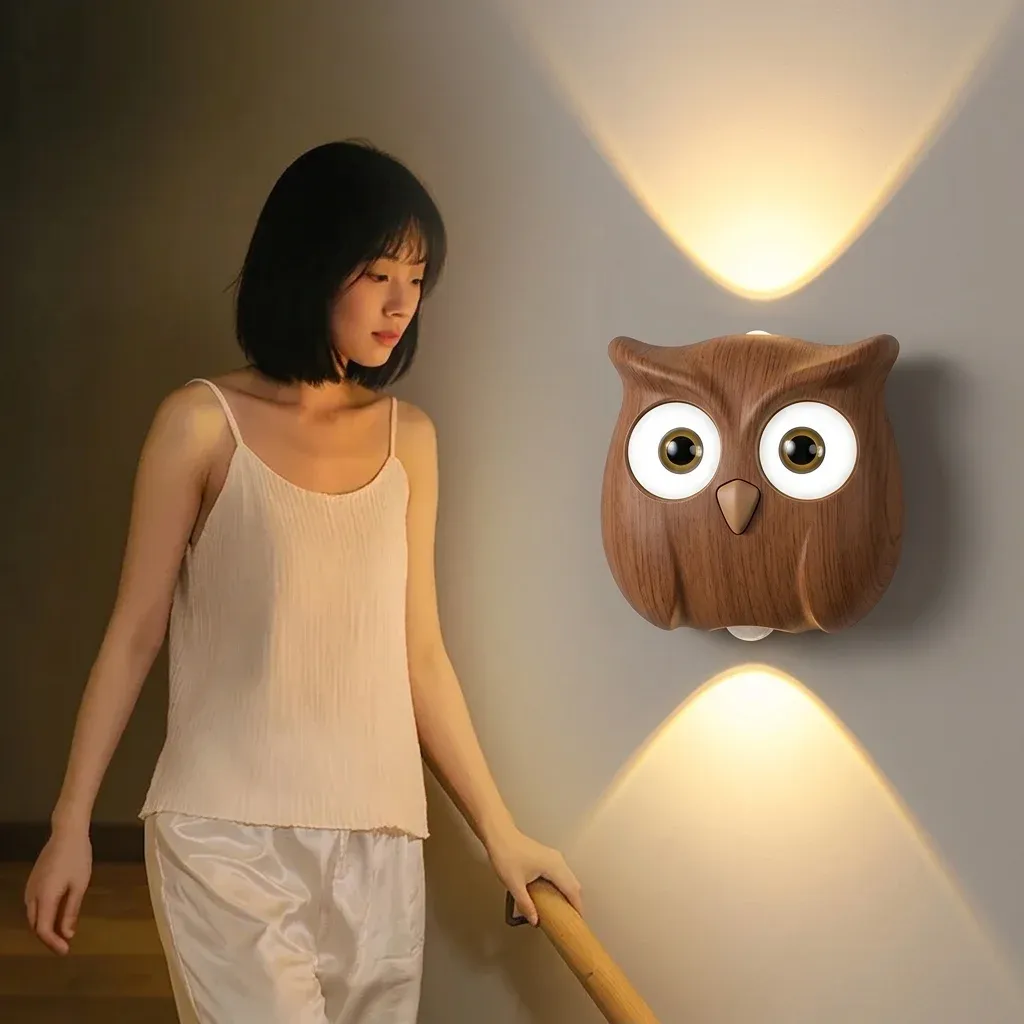 מנורת קיר ינשוף חיישנית נטענת