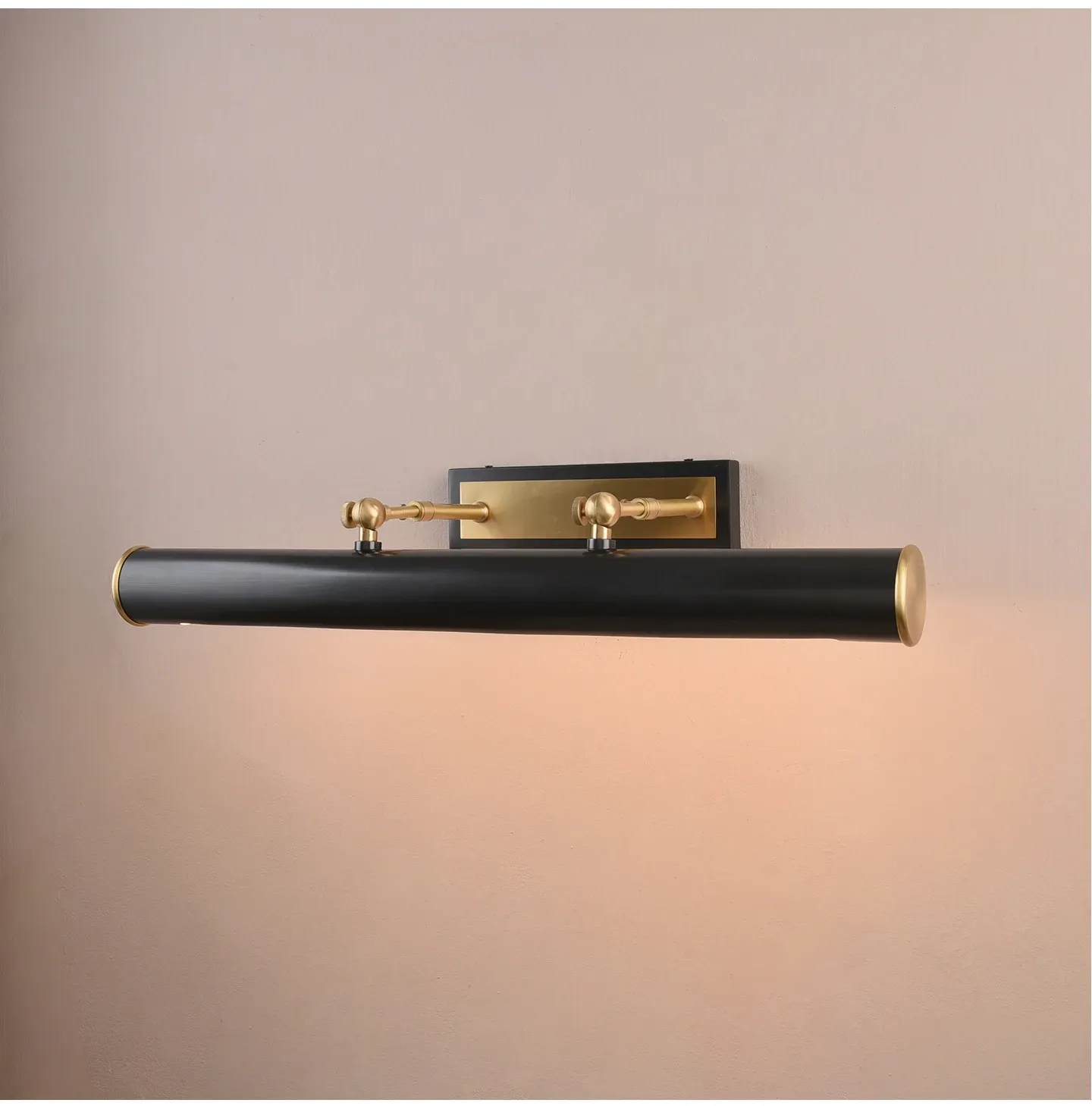 מנורת קיר פליז תלת ראשית בעיצוב רטרו