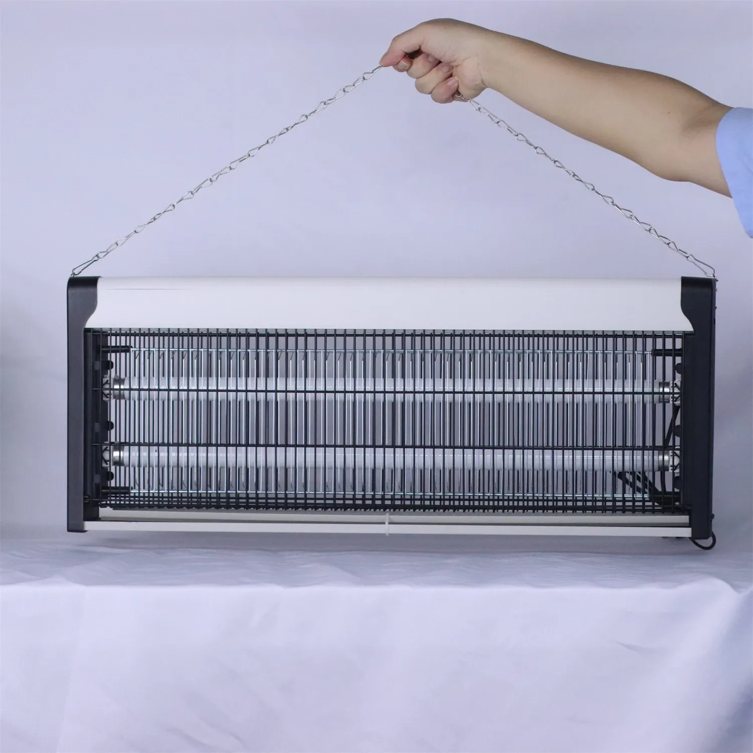 מלכודת יתושים פנימית עם אור אולטרה סגול