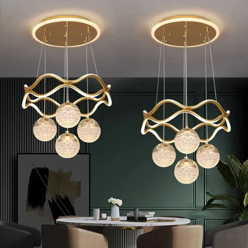 מנורה תלויה לד קווית מוזהבת עם עמעום ושלט