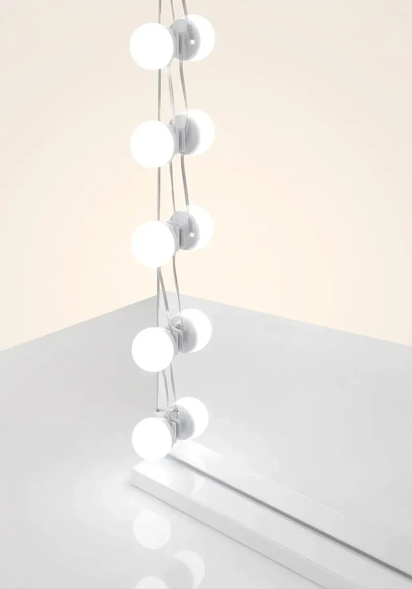 ערכת נורות לד לבנות למראת איפור