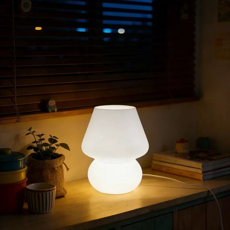 מנורת שולחן זכוכית רכה עם עמעום ומגע