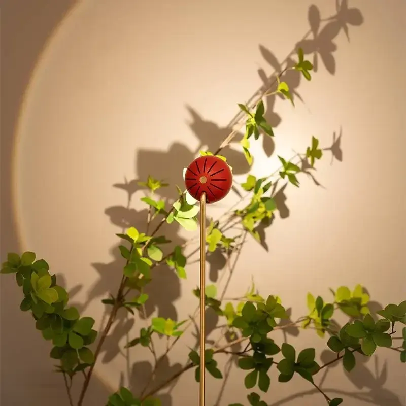 מנורת עמידה נטענת לסלון ולקריאה