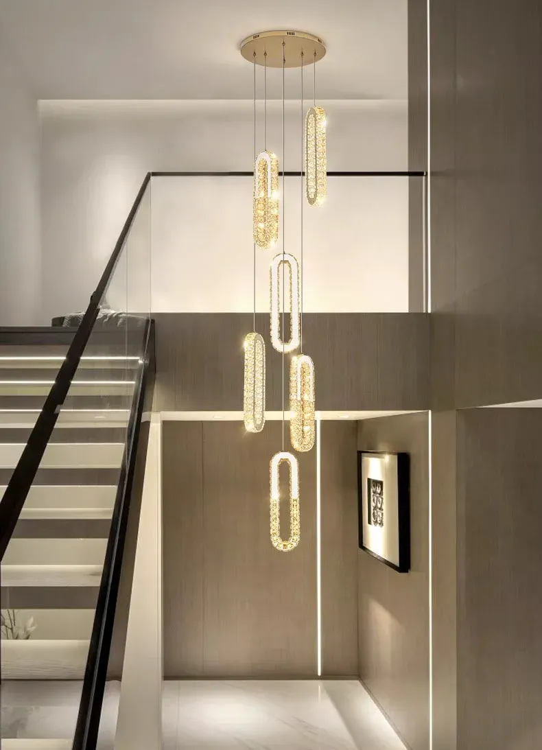 נברשת קריסטל מדורגת לתקרה גבוהה