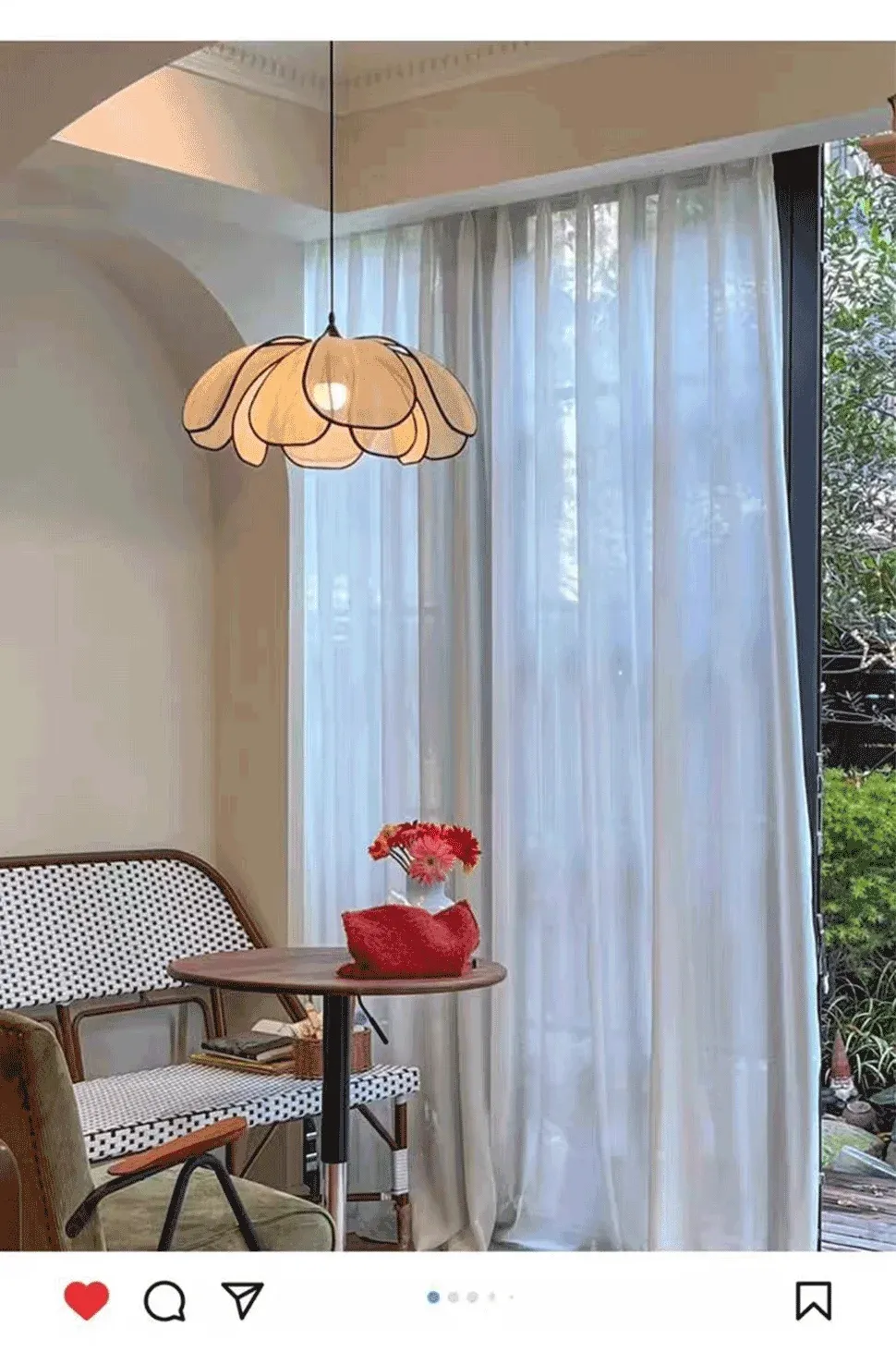 נברשת שמנת נורדית פרחונית עם תאורת לד תלת גונית