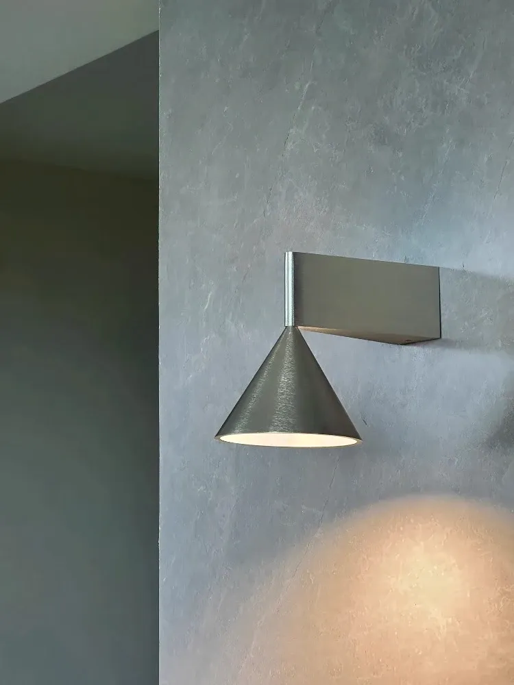 מנורת קיר אלומיניום חיצונית עם אור חם