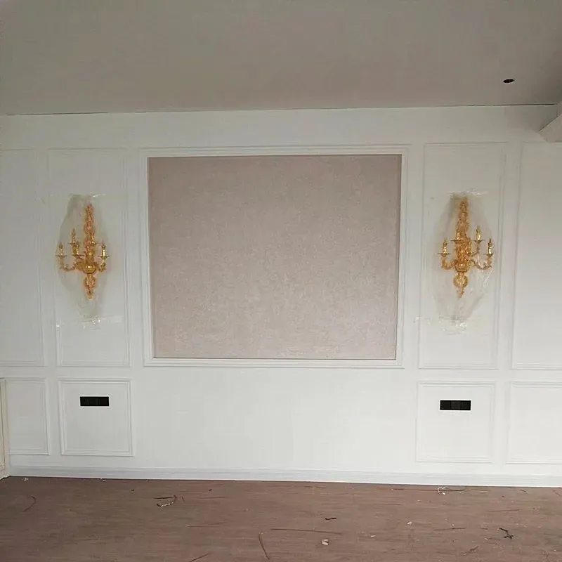 מנורת קיר צרפתית מוזהבת בסגנון רטרו