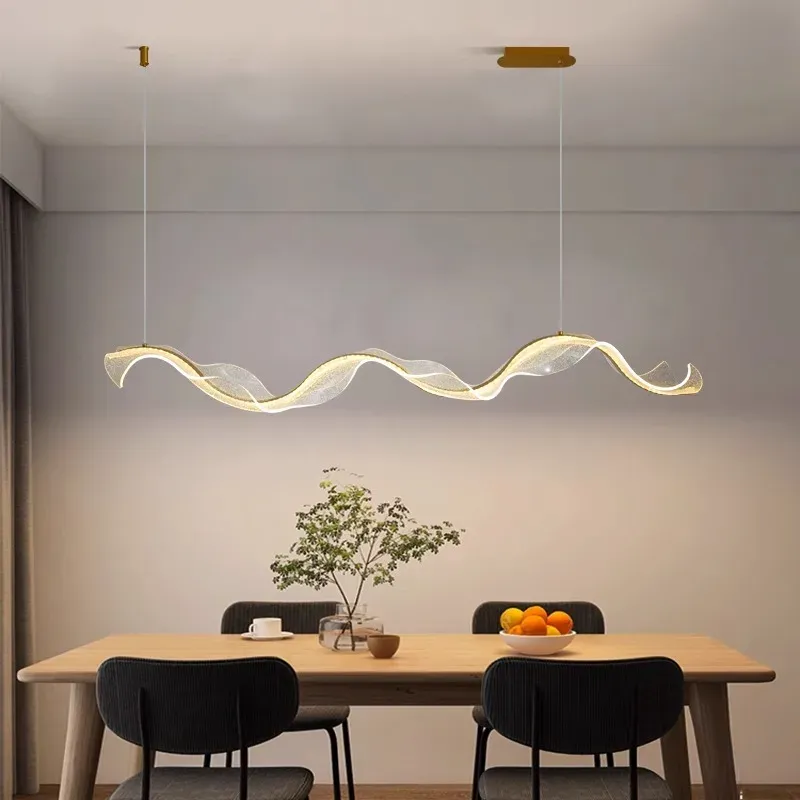 נברשת תלויה ליניארית נורדית עם עמעום