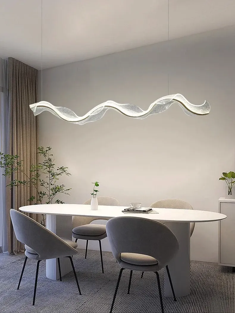 נברשת תלויה ליניארית נורדית עם עמעום