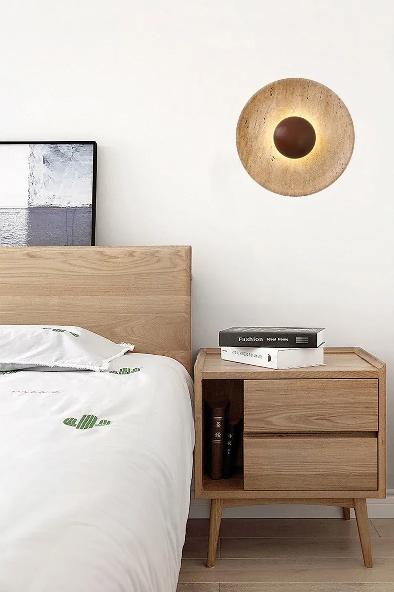 מנורת קיר אבן טבעית בגוון עץ כהה