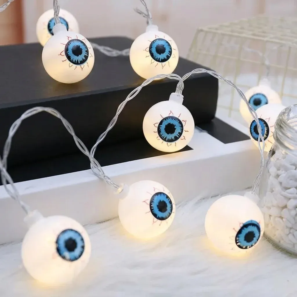 שרשרת אור גולגולות ועיניים לחג