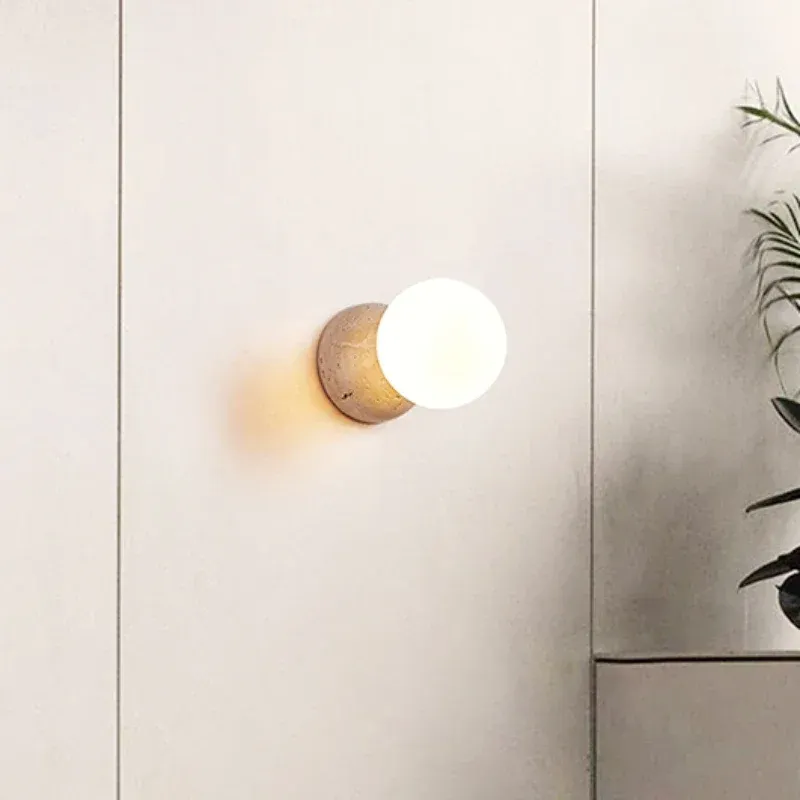 מנורת קיר אבן עגולה בגוון שמנת