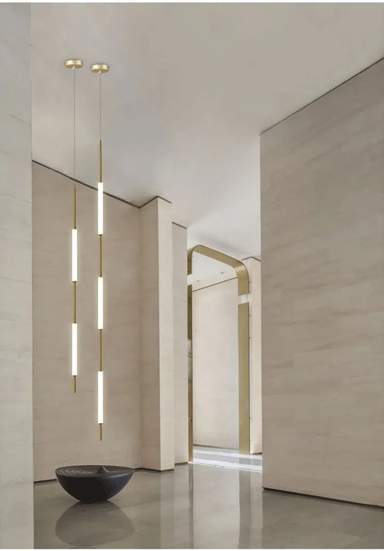 נברשת מדרגות מינימליסטית ארוכה