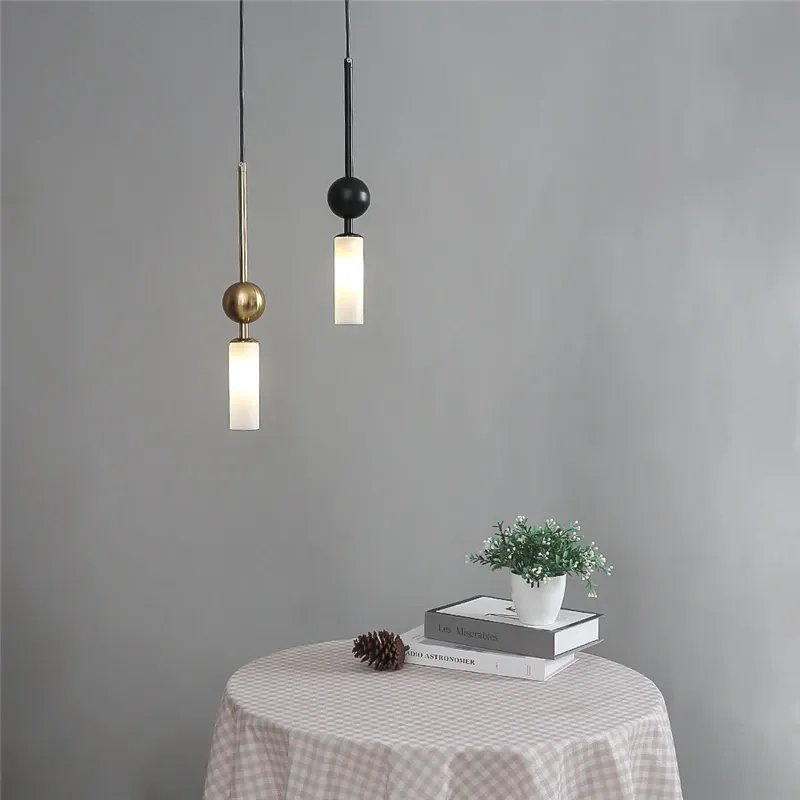 מנורה תלויה מתכת נורדית בזהב ושחור עם נורת לד