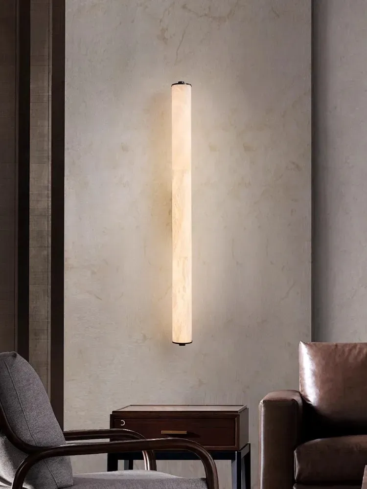 מנורת קיר שיש ונחושת בסגנון יוקרתי