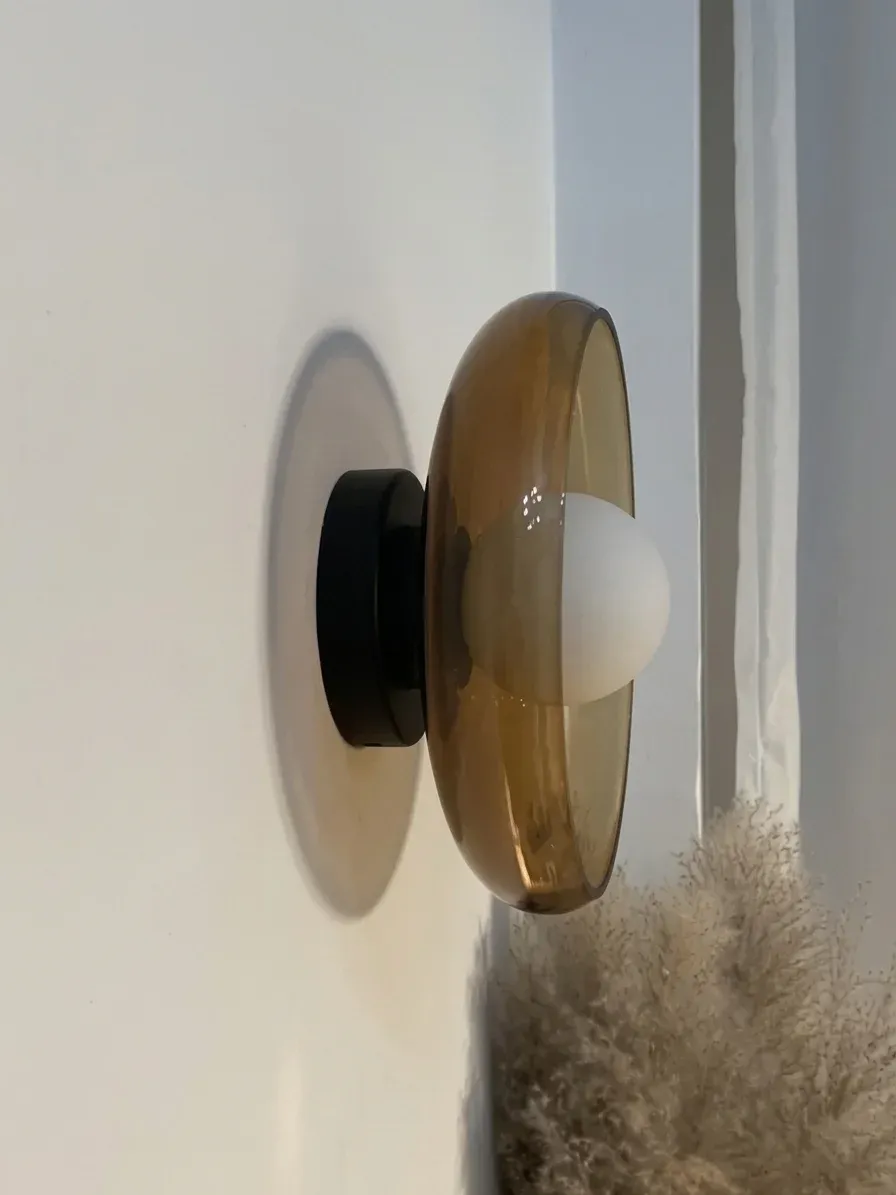 מנורת קיר זכוכית קרמית בסגנון צרפתי עתיק