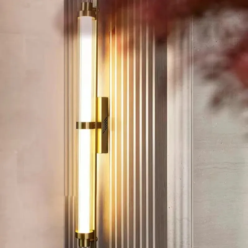 מנורת קיר זכוכית ארוכה מינימליסטית