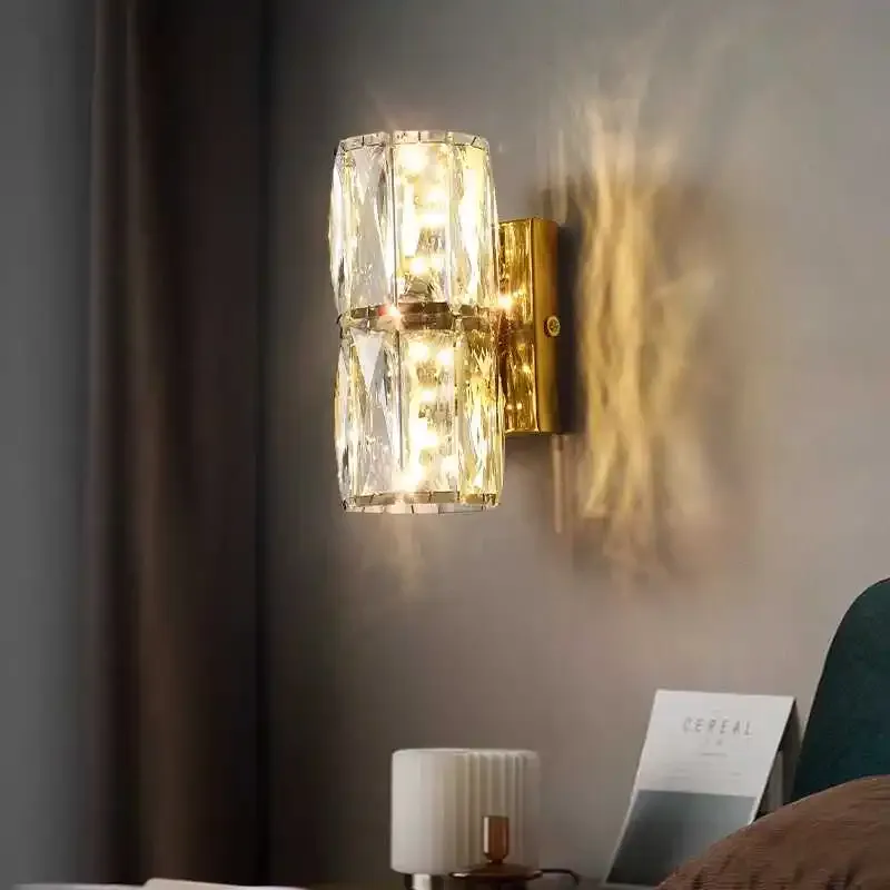 מנורת קיר קריסטל מוזהבת מנירוסטה