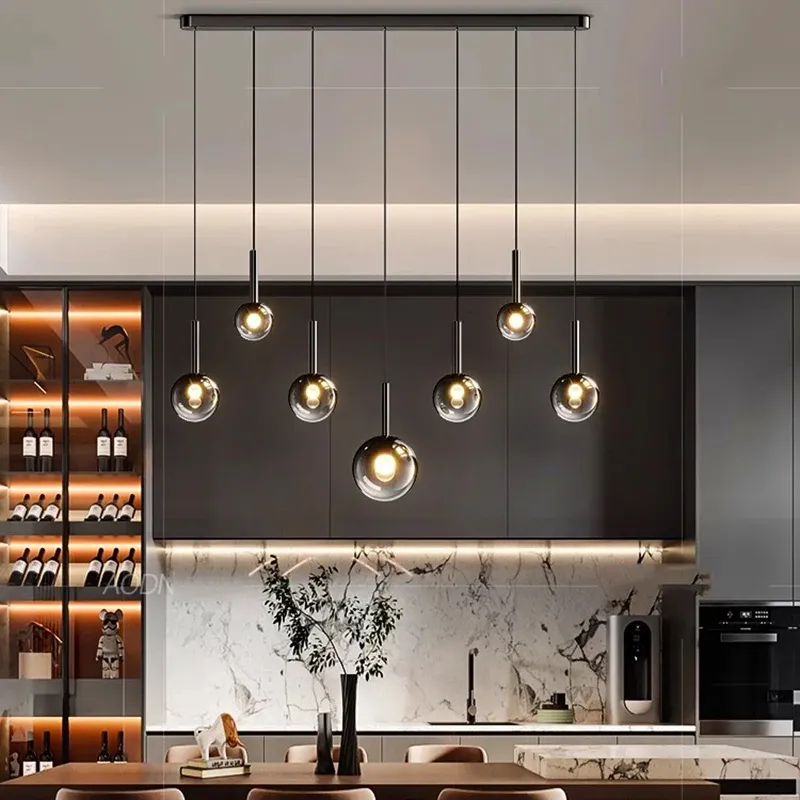 נברשת אר דקו מזכוכית ואבן עם עמעום ושלט