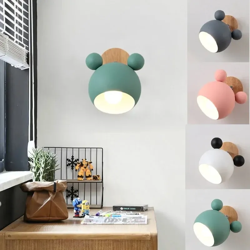 מנורת קיר מקרון ממתכת ועץ עם לד E27