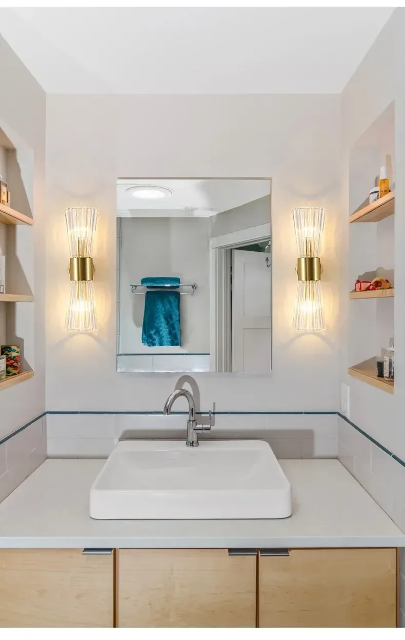 מנורת קיר קריסטל מוזהבת לשדרוג מסדרונות וחדרים