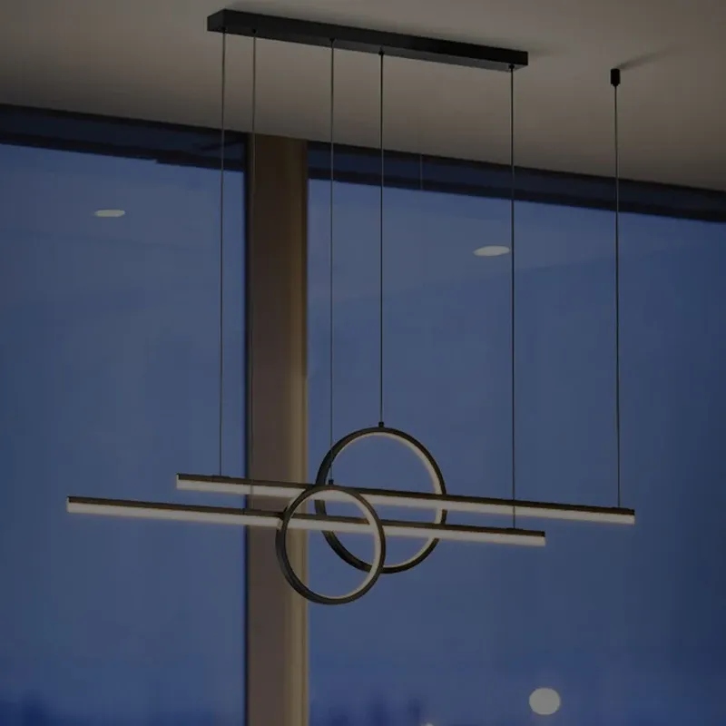 נברשת תלויה מודרנית ליניארית עם עמעום ושלט