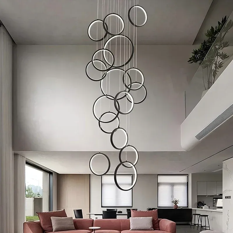 נברשת תלויה מודרנית מדורגת עם עמעום ושלט